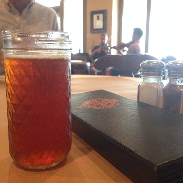 7/25/2014 tarihinde Jessica W.ziyaretçi tarafından Beausoleil Restaurant &amp; Bar'de çekilen fotoğraf