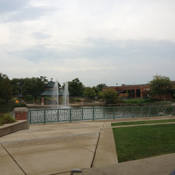 Schaumburg Town Square 140200 S Roselle Rd