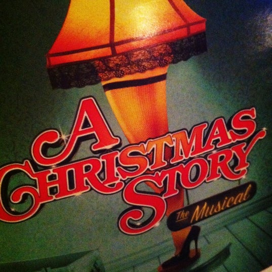 Снимок сделан в A Christmas Story the Musical at The Lunt-Fontanne Theatre пользователем Chip K. 12/7/2012
