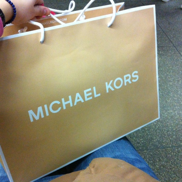 Michael Kors - Prudential - St. Botolph - 2 tips