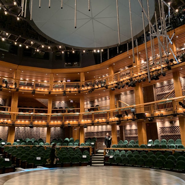 Foto diambil di Chicago Shakespeare Theater oleh Justin B. pada 3/15/2019