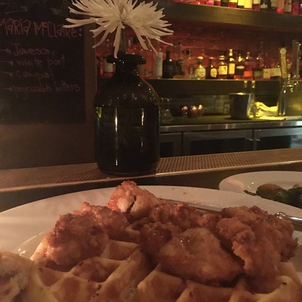 9/2/2017 tarihinde Justin B.ziyaretçi tarafından Oola Restaurant &amp; Bar'de çekilen fotoğraf