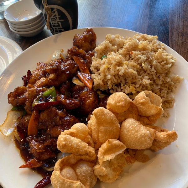 Снимок сделан в Koi Fine Asian Cuisine &amp; Lounge пользователем Justin B. 12/11/2019
