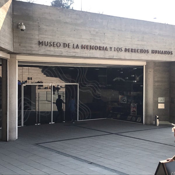 Foto scattata a Museo de la Memoria y los Derechos Humanos da Wendy D. il 8/8/2019