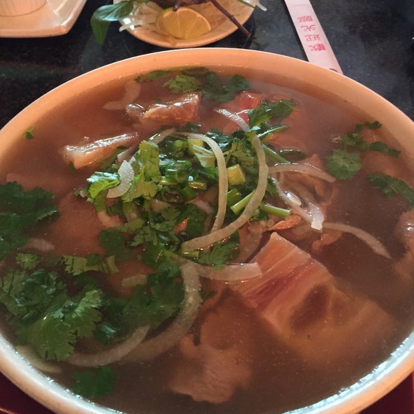 Photo taken at Pho Viet Anh by Robert T. on 4/5/2015