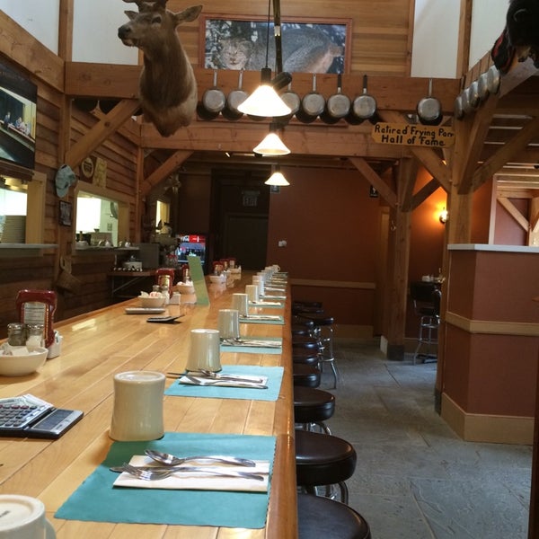 6/14/2014 tarihinde Geoff B.ziyaretçi tarafından Back Country Cafe and Tavern'de çekilen fotoğraf