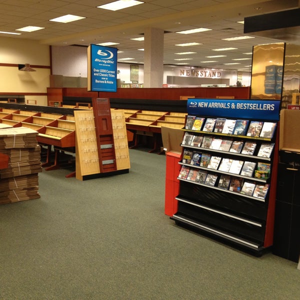 Photos At Barnes Noble Now Closed Castleton Indianapolis In