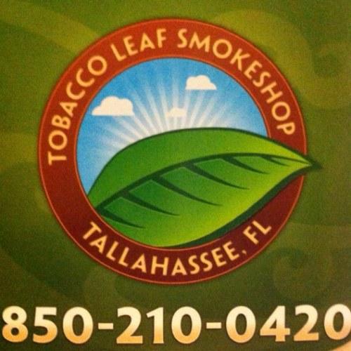 Foto scattata a Tobacco Leaf Smokeshop &amp; Glass Gallery da Tobacco L. il 7/1/2013