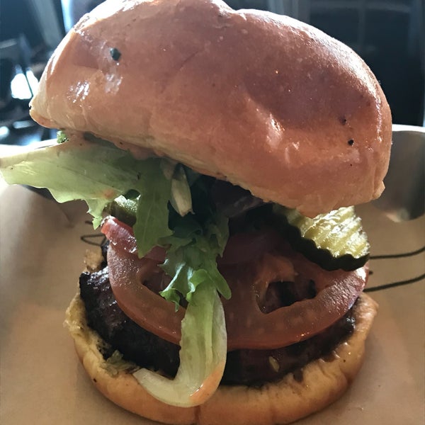 6/15/2018にCJ Y.がG Burgerで撮った写真
