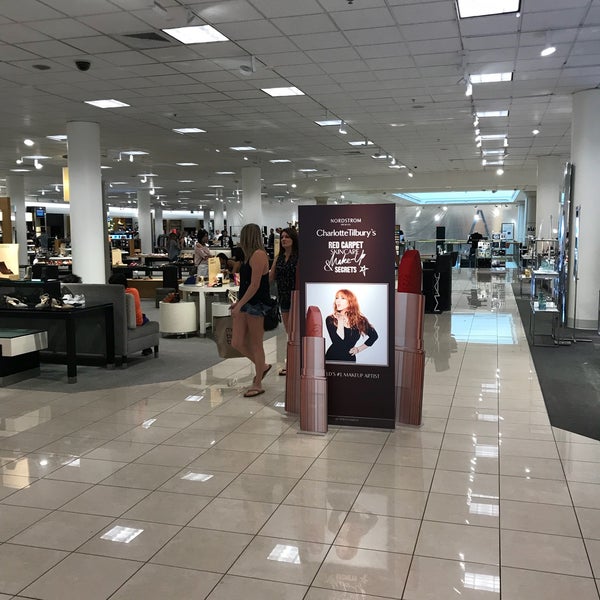 NEWPORT BEACH, CALIFORNIA - 22 APR 2023: Nordstrom Department Store in Fashion  Island Editorial Photography - Image of department, california: 275879447