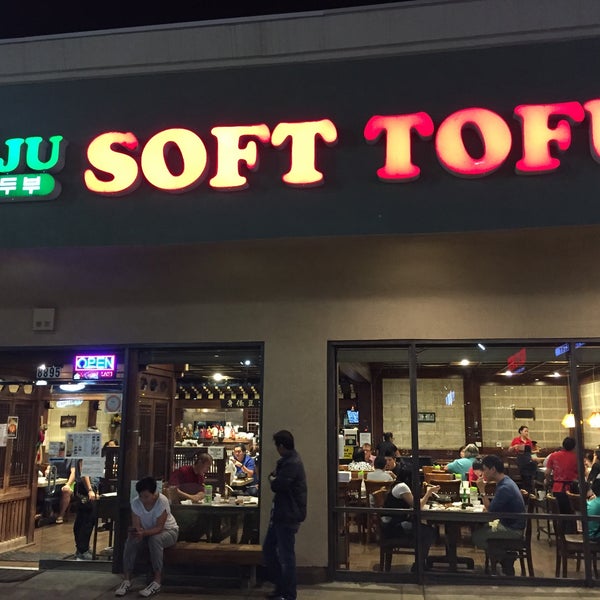 Foto tirada no(a) Kaju Soft Tofu Restaurant por CJ Y. em 11/15/2016