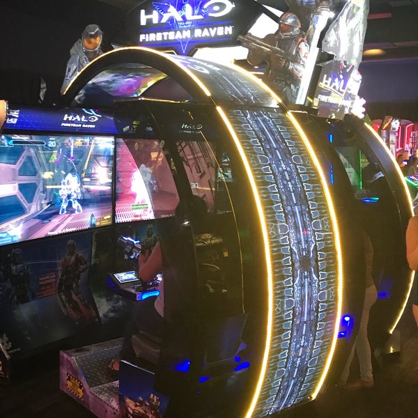 Photo taken at Dave &amp; Buster&#39;s by CJ Y. on 8/19/2018