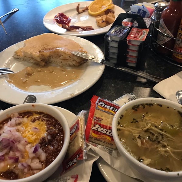 Photo prise au Mr. Mamas Breakfast and Lunch par CJ Y. le9/5/2019