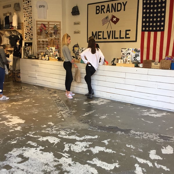 Brandy Melville Tienda de ropa en Irvine Center