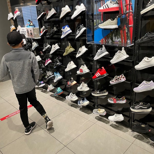 Foot Locker in Glendale, CA