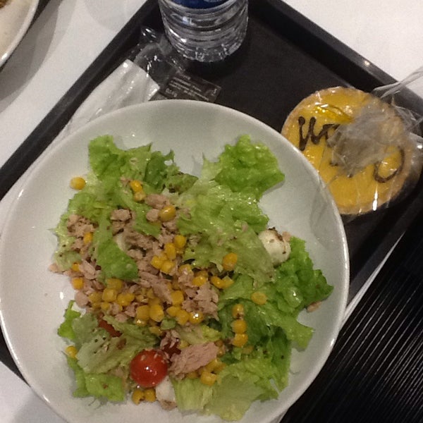 Photo taken at Eat Salad by Anne G. on 2/11/2014