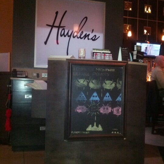 รูปภาพถ่ายที่ Hayden&#39;s Grill &amp; Bar โดย Shaimaa F. เมื่อ 3/8/2013