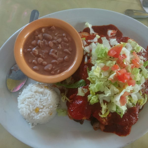 1/19/2017 tarihinde joonspoonziyaretçi tarafından El Comal Mexican Restaurant'de çekilen fotoğraf