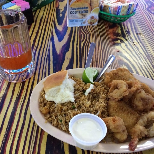 Photo taken at Mambo Seafood by Juan C. on 2/11/2014