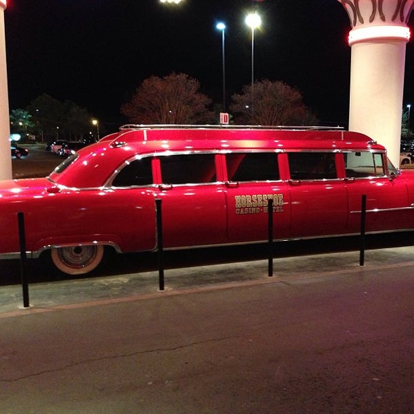 Foto diambil di Horseshoe Casino and Hotel oleh Charles L. pada 3/16/2013