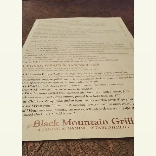 Das Foto wurde bei Black Mountain Grill von John C. am 12/21/2014 aufgenommen