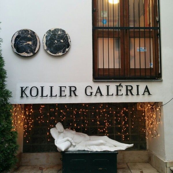 Foto tirada no(a) Koller Gallery por Olena D. em 1/3/2015