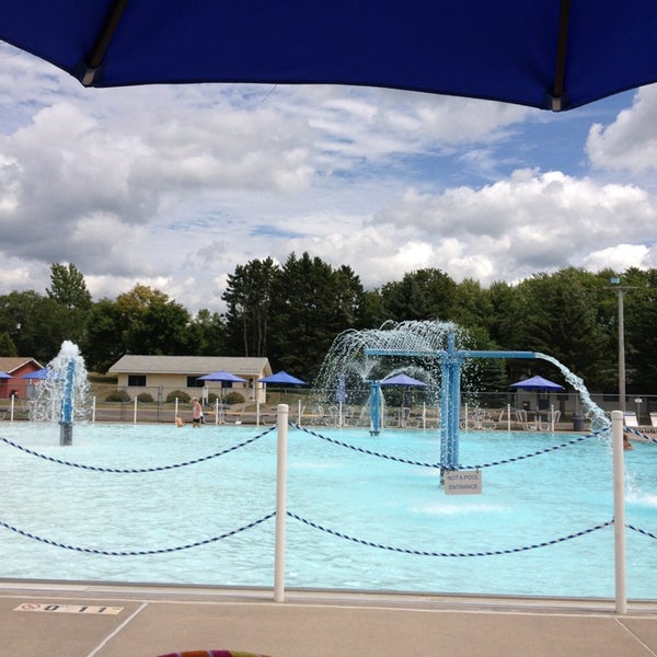 Mora Aquatic Center Swimming Pool in Mora