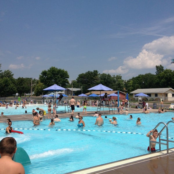 Mora Aquatic Center Swimming Pool in Mora