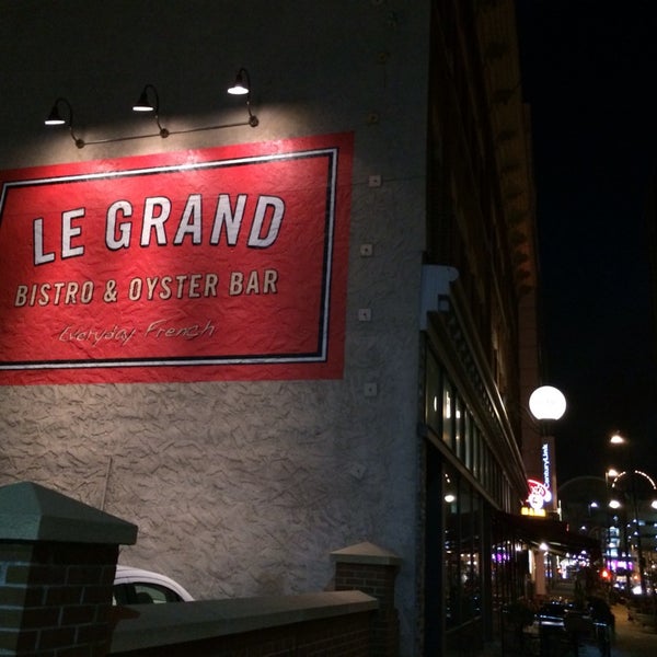 10/14/2013에 Amy T.님이 Le Grand Bistro &amp; Oyster Bar에서 찍은 사진