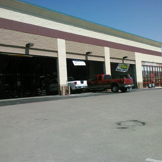 Discount Tire Automotive Repair Shop in Canutillo