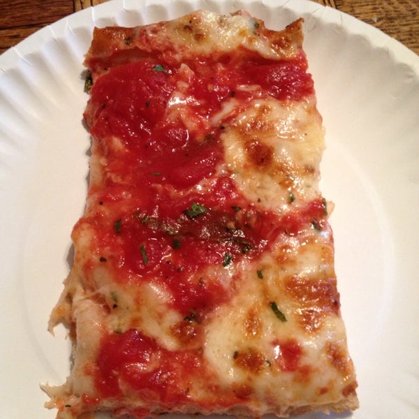 Photo taken at Mama Theresa&#39;s Pizzeria &amp; Restaurant by Tara J. on 5/25/2013