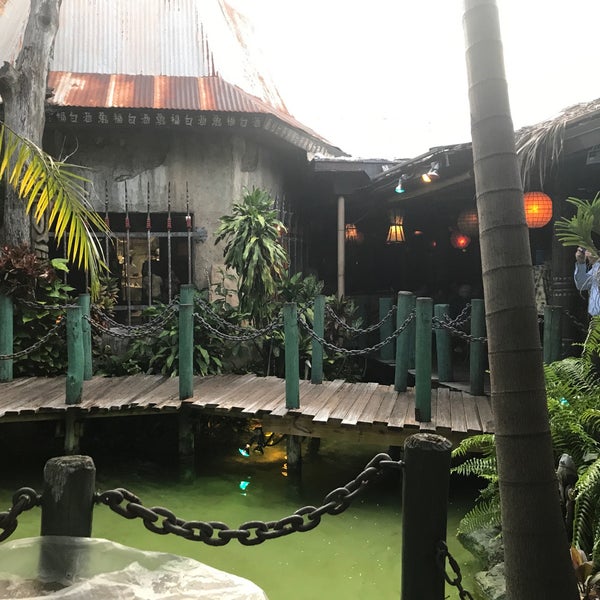 Das Foto wurde bei Mai-Kai Restaurant and Polynesian Show von Chris P. am 6/15/2017 aufgenommen