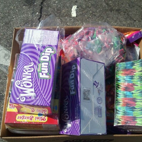 Foto diambil di Jack&#39;s Wholesale Candy &amp; Toy oleh Chant pada 9/17/2011