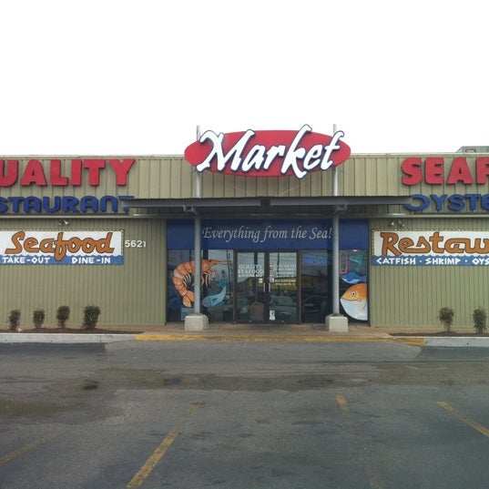 Photo taken at Quality Seafood Market by Travis S. on 2/16/2011