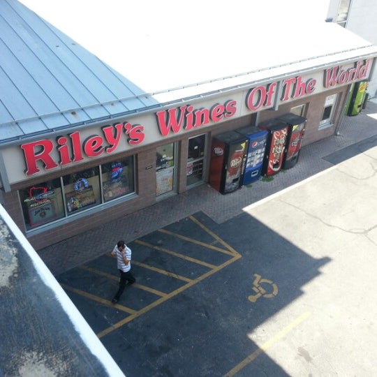 Photo taken at Riley&#39;s Wines of the World by Marc R. on 7/18/2012