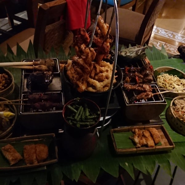 Foto scattata a Gabah Restaurant &amp; Bar da Melvin C. il 6/30/2019