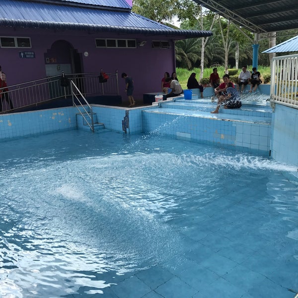 Taman Rekreasi Pekan Air Panas Hot Spring