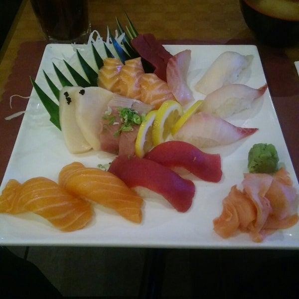 Sushi & Sashimi Combination was delicious! Gyoza was super tasty. Excellent service & quality.