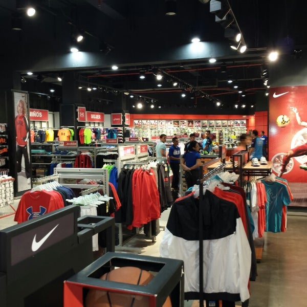 Спортлайн севастополь. Спортлайн Губкин Европа. Хасавюрт магазин одежды спортлайн.