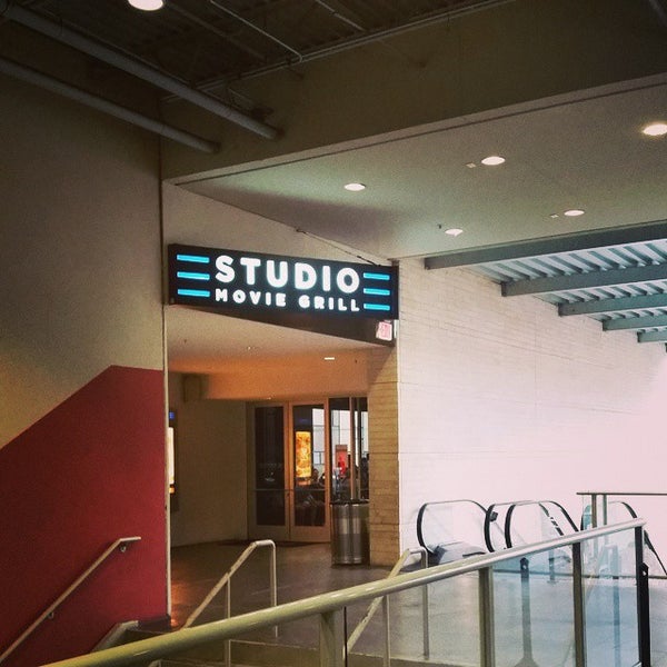Photo taken at Studio Movie Grill Copperfield by Kyle J. on 8/20/2014