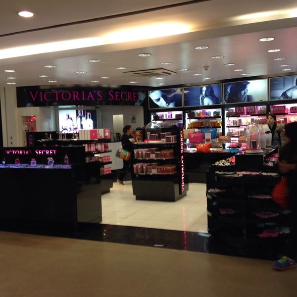 Photo taken at Duty Free Shop by Rosario G. on 8/26/2014