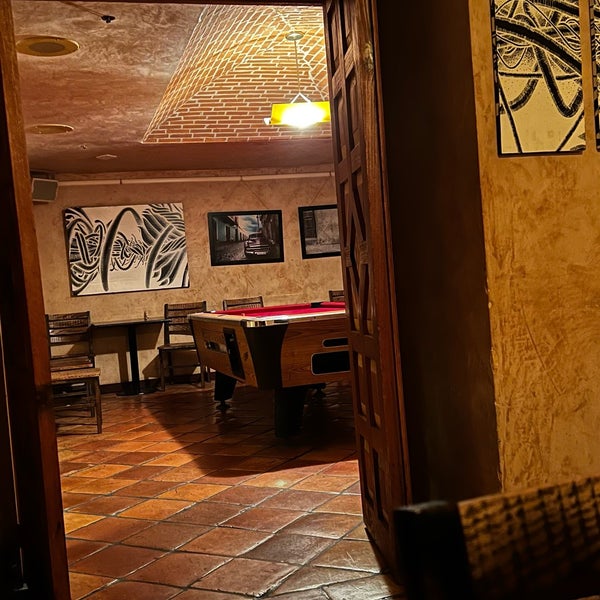3/5/2022 tarihinde Nim P.ziyaretçi tarafından Cigar Bar &amp; Grill'de çekilen fotoğraf