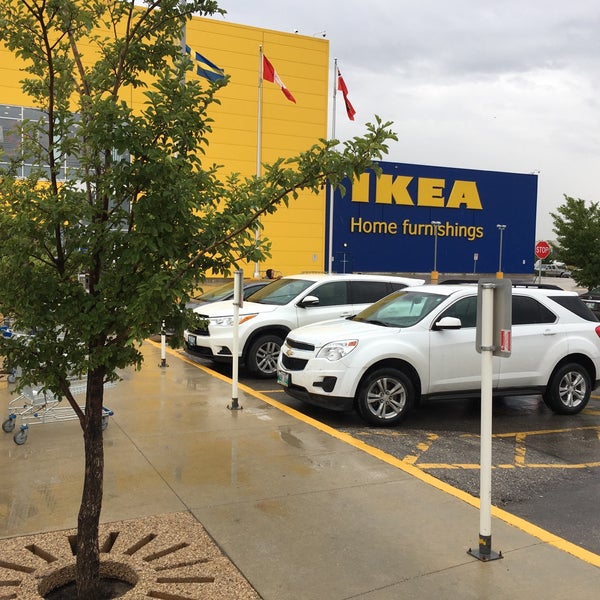 8/23/2017에 Lawrence G.님이 IKEA Winnipeg에서 찍은 사진