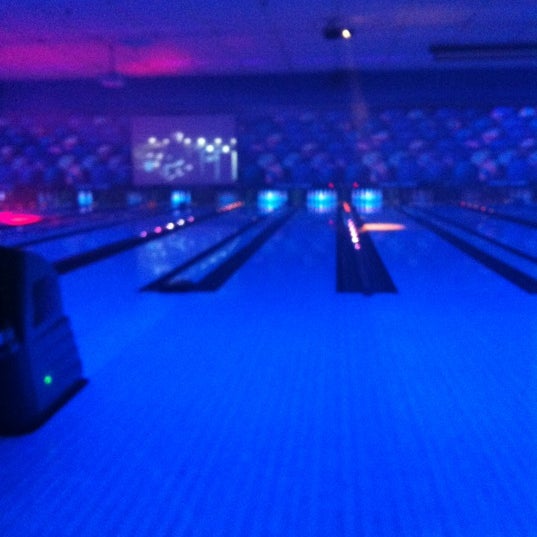 Lake Forest Lanes Bowling Alley in Lake Forest