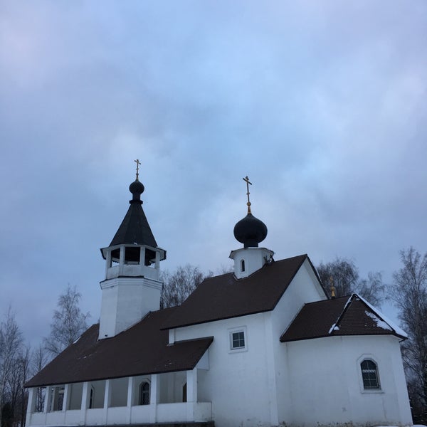Храм Святой Троицы в Сходне