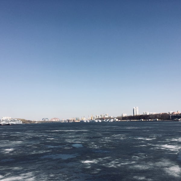 Теплоход «рио-1» (северный речной вокзал). 9 причал. Северный речной вокзал теплоходы. Морпорт сочи причалы. Вид на причал 9 сочи.