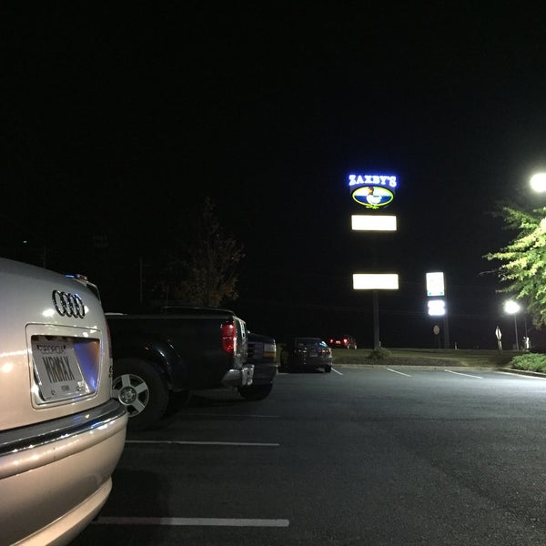 Zaxby's Chicken Fingers & Buffalo Wings Fried Chicken Joint in Dublin