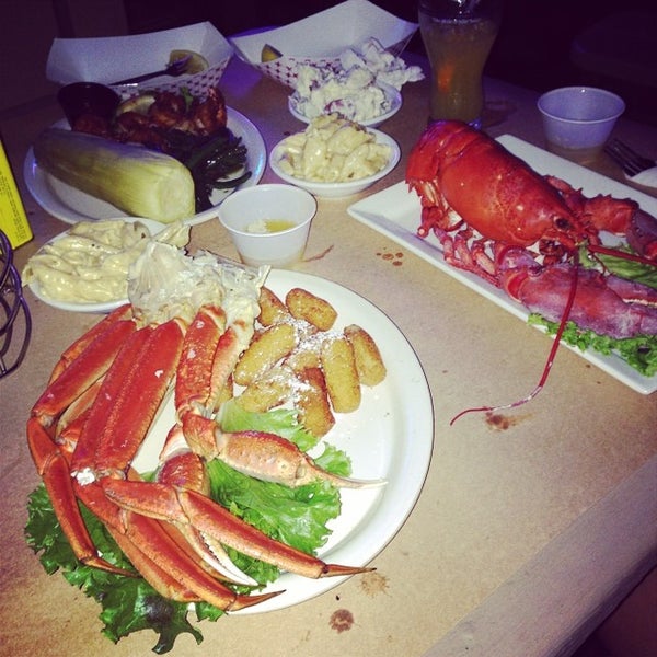 Photo taken at Blue Crab by Be V. on 7/18/2014