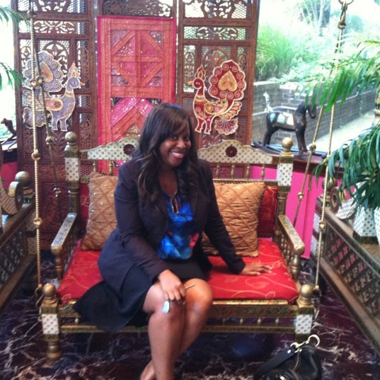 10/16/2012 tarihinde Annette E.ziyaretçi tarafından Jaipur Royal Indian Cuisine'de çekilen fotoğraf