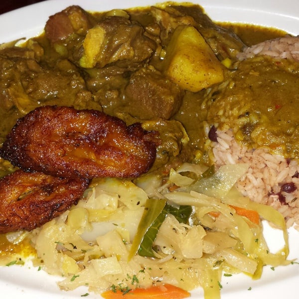 Foto tirada no(a) Mangos Caribbean Restaurant por Chef Gillian H. em 11/25/2014